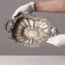 כלי כסף רוסי עתיק, חתום בחלקו הפנימי שאריות ציפוי זהב (שחוק)