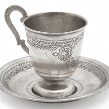 לאספנים - ספל כסף רוסי עתיק ותחתית תואמת מתוצרת: איבן סבשניקוב Ivan Sveshnikov