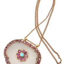 תליון בסגנון מוגולי עשוי זהב צהוב 18 קארט