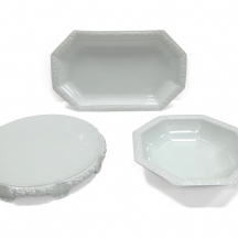 שלושה כלי הגשה תוצרת רוזנטל (Rosenthal), דגם מריה, חתום