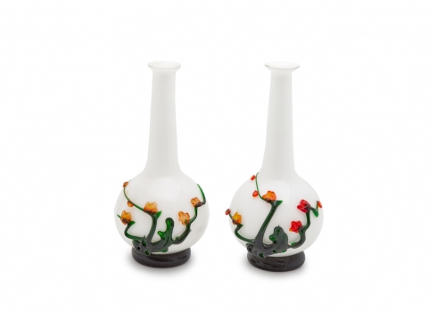 זוג אגרטלים סינים עשויים זכוכית פקין (Peking glass)