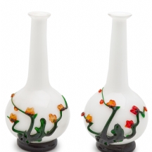 זוג אגרטלים סינים עשויים זכוכית פקין (Peking glass)