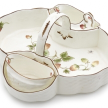 סל תותים וינטג’ מפורצלן בון צ’יינה (Coalport), דגם Strawberry