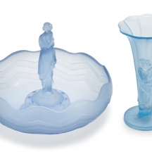 שני פריטי ארט דקו מזכוכית כחולה מט (Frosted Glass)