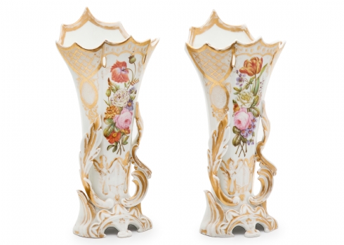 זוג אגרטלי פורצלן צרפתיים גדולים ועתיקים, מתוצרת אחד ממפעלי Old Paris