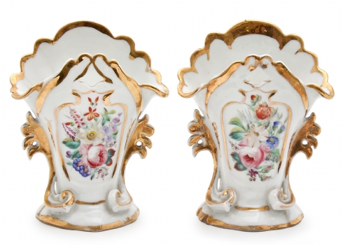 זוג אגרטלים צרפתיים עתיקים, מתוצרת אחד ממפעלי Old Paris