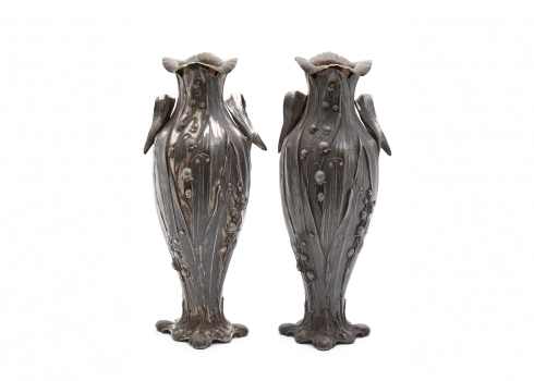 זוג אגרטלים גרמנים עתיקים עשויים פיוטר מתקופת סגנון האר נובו