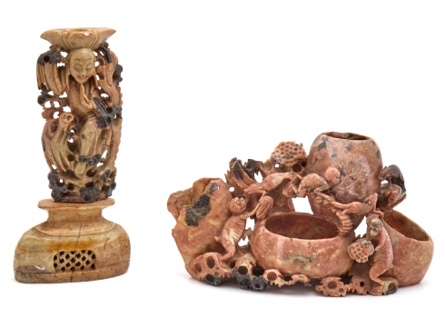 שני קישוטים סינים שולחניים דקורטיביים, עשויים אבן סבון 'שושאן'