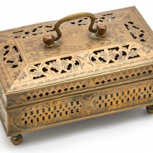 תיבת אנגלית שולחנית עתיקה מהמאה ה-19 יוצרה בברמינגהאם