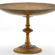 טזה צרפתית עתיקה עשויה פליז, ברונזה ונחושת, מעוטרת עיטורי בלט בסגנון ניאו קלאסי