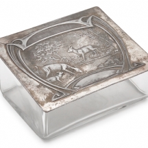 קופסא גרמנית שולחנית עתיקה מתקופת סגנון האר נובו, עשויה פיוטר וזכוכית חתום