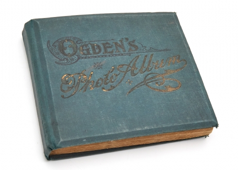 אלבום צילומים של Ogden’s עם 46 כרטיסים צרפתיים - Folies & Bathing Beauties