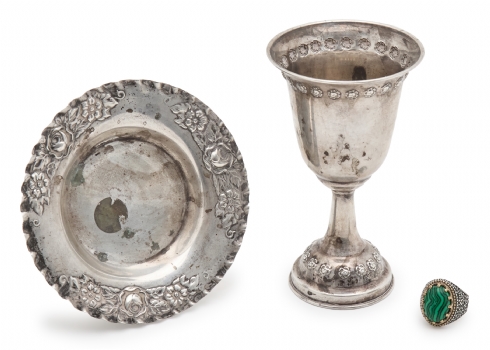 גביע קידוש, תחתית וטבעת עשויים כסף