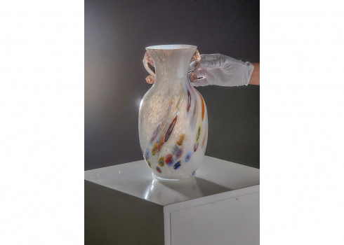 אגרטל זכוכית מורנו, עשוי בעבודת ניפוח יד אמן בדגם קנים (Cane work)