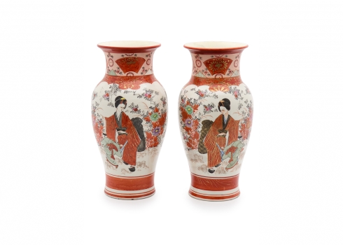 זוג כדי קוטאני יפניים עתיקים ומרשימים מהמאה ה-19, מעוטרים ציורי יד וחתומים