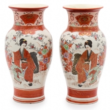 זוג כדי קוטאני יפניים עתיקים ומרשימים מהמאה ה-19, מעוטרים ציורי יד וחתומים