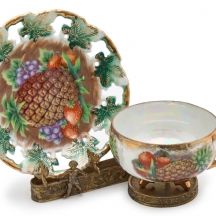 מעמד מתכתי דקורטיבי לכוס ותחתית עם מלאך כולל סט תה יפני Royal Sealy