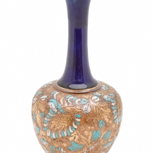 אגרטל קרמיקה אנגלי עתיק, מתוצרת רויאל דולטון (Royal Doulton) מעוטר באמייל ובזהב