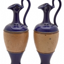 זוג אגרטלים אנגליים עתיקים, מתוצרת רויאל דולטון (Royal Doulton), חתומים