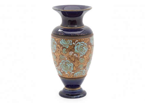 אגרטל קרמיקה אנגלי מתוצרת רויאל דולטון (Royal Doulton), מעוטר וחתום