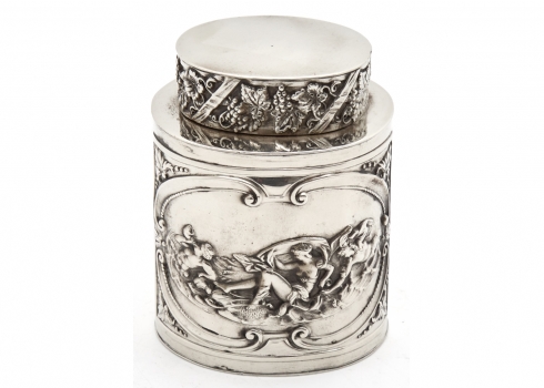 מיכל תה עתיק עשוי נחושת מצופה כסף, מעוטר וחתום