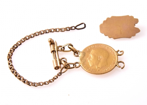 שני פרטי זהב עשויים זהב צהוב 18 קארט