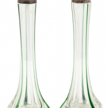 זוג אגרטלים אנגלים לפרח בודד (Solifleur), עשויים זכוכית מנופחת בעבודת יד