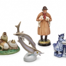 ארבעה פריטי פורצלן וקרמיקה - Royal Doulton, Hollohaza, Delft