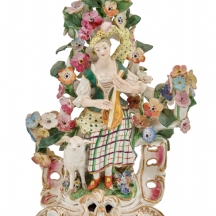 קישוט שולחני אנגלי עתיק עשוי פורצלן, בסגנון צ'לסי (Chelsea), לא חתום