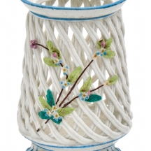 אגרטל פורצלן אנגלי עתיק מתחילת המאה ה-20 עשוי כולו בעבודת יד, צביעת יד באמייל