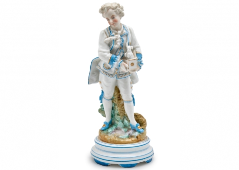 פסלון פורצלן צרפתי עתיק מהמאה  ה-19, בדמות אציל וארנב בתיבה, לא חתום