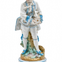 פסלון פורצלן צרפתי עתיק מהמאה  ה-19, בדמות אציל וארנב בתיבה, לא חתום