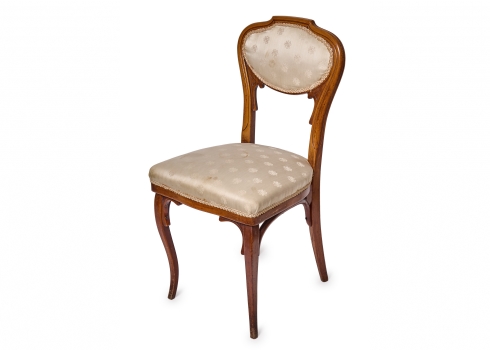 כסא בסגנון עתיק