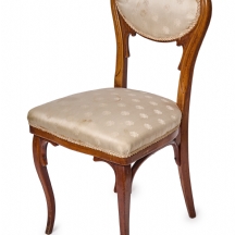 כסא בסגנון עתיק