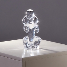 פסלון קריסטל בדמות כלב על שתי רגליים אחוריות  'Crystal de Sevres' צרפת, חתום