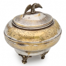 קופסת סוכר גרמנית עתיקה עם מכסה עשויה פליז מצופה כסף, חתומה