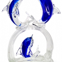 פסל זכוכית אמנותית גדול וכבד של שלושה דולפינים