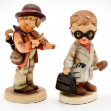 שתי דמויות קרמיקה ופורצלן בדמויות ילדים אירופה ויפן, אמצע המאה ה־20