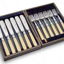 סט סכינים ומזלגות לדגים מצופים כסף 'EPNS' בקופסה מקורית