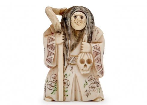 נצוקי / נטסקה דו-פרצופי מגולף בעבודת יד בחומר יוקרתי לבן, חתום