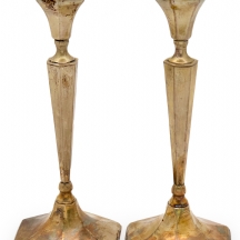 זוג פמוטי שבת מתוצרת חברת 'הצורפים', עשויים כסף 'סטרלינג' (925) חתומים