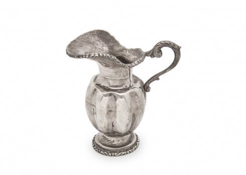 קנקן כסף עשוי כסף 'סטרלינג' (925), חתום