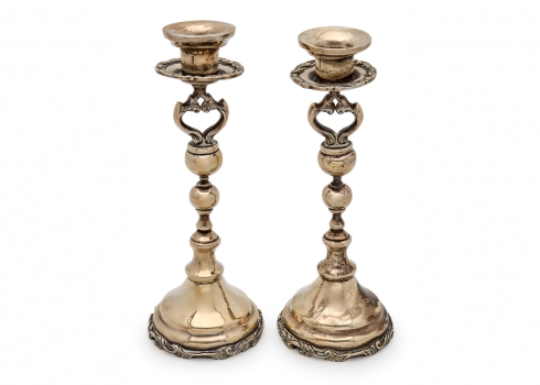 זוג פמוטי כסף כבדים, עשויים כסף 'סטרלינג' (925), חתומים