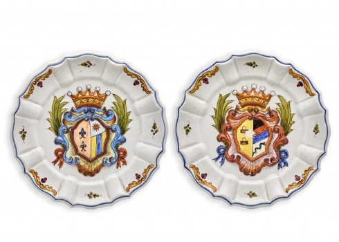 זוג צלחות מיוליקה איטלקיות מתוצרת בסאנו 'Bassano'