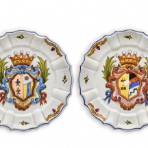 זוג צלחות מיוליקה איטלקיות מתוצרת בסאנו 'Bassano'