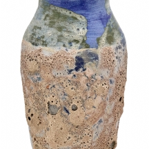 נור מינאוי (Nur Minawi) אמן קרמיקה פלסטיני מיפו  אגרטל סטונוור בעבודת יד