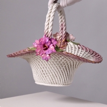 סלסלת פרחים גדולה מפורצלן קפודימונטה 'Capodimonte' - בסגנון קלאסי עשיר