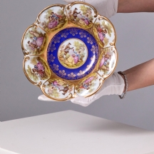 קערה אלגנטית ומרשימה מבית 'Hutschenreuther' תוצרת גרמניה, חתום