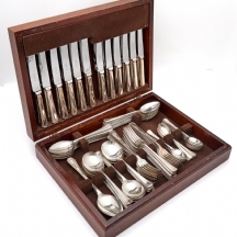 חלקי סט אנגלי גדול בקופסאת עץ, עשוי מתכת מצופה כסף תוצרת 'Osborne Sheffield'