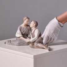 פסלון פורצלן וינטג' - 'Bing & Grondahl B&G' קופנהגן, חתום